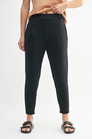 Betty Pleated Scuba 7/8 Tailored Pant