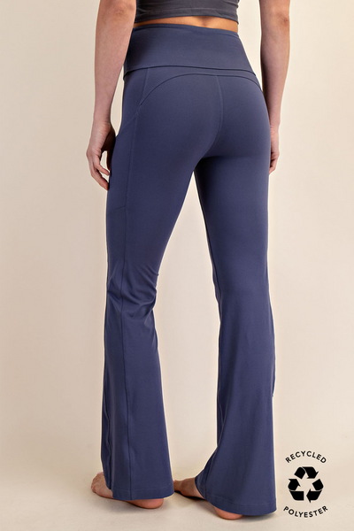 Daisies Butter Soft Flared Legging
