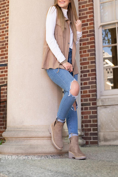 Basic Suede Chelsea Boot
