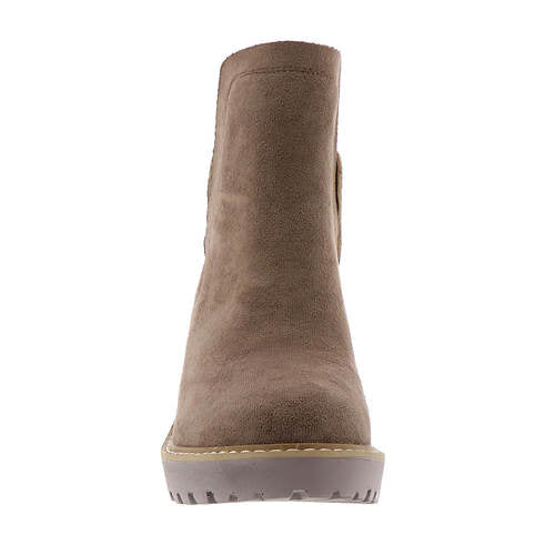 Basic Suede Chelsea Boot
