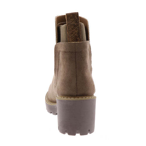 Basic Suede Chelsea Boot