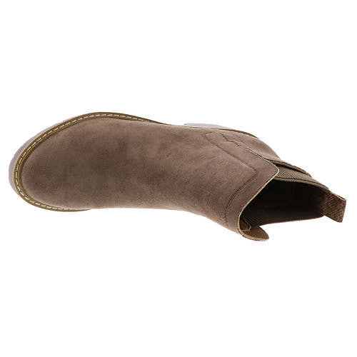 Basic Suede Chelsea Boot